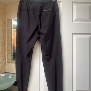 Men’s black, Lululemon pant jogger